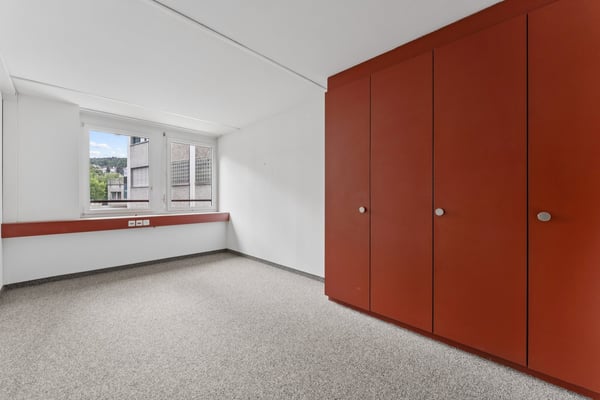 Vielseitige Gewerbe- und Büroflächen an gut sichtbarer Lage 3