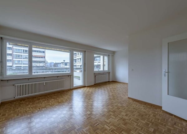 Grosszügige und helle Wohnung in Therwil 3