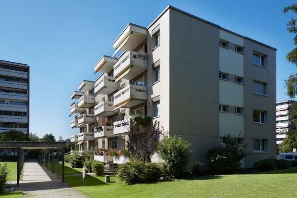 Grosszügige und helle Wohnung in Therwil 2
