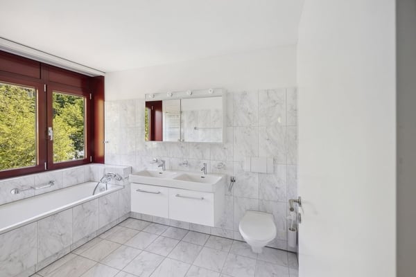 Helle Wohnung mit Cheminée 7