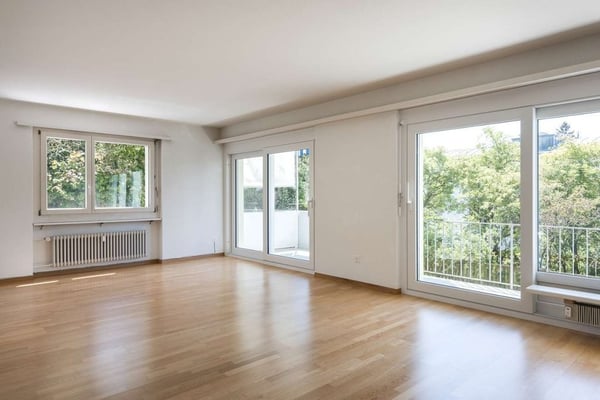 Grosszügige und helle Wohnung 4