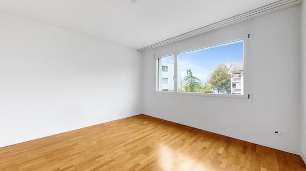 Grosszügige Wohnung mit grossem Balkon! 6