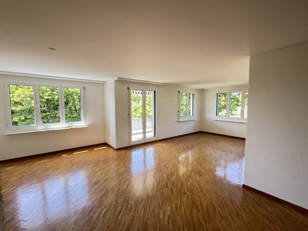 4.5 Zimmer in Zürich-Höngg - hell, ruhig und stadtnah wohnen 2