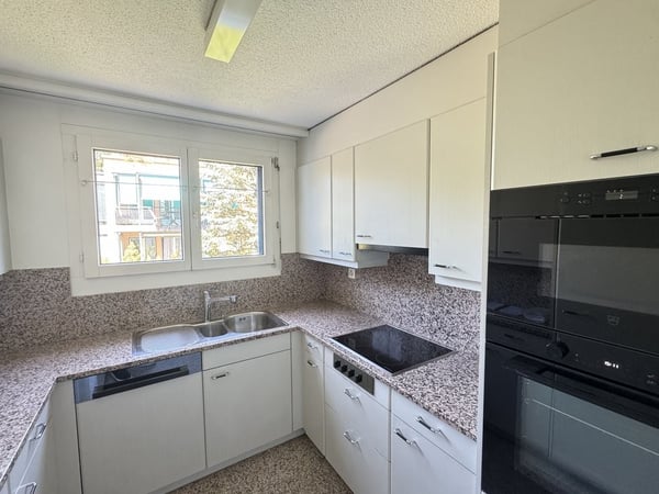 4.5 Zimmer in Zürich-Höngg - hell, ruhig und stadtnah wohnen 4