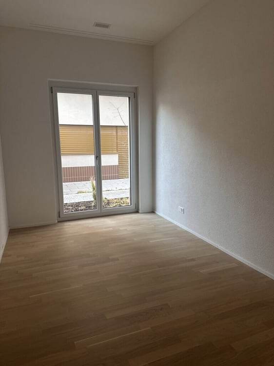 Moderne 2.5 Zimmerwohnung an Zentraler Lage 4
