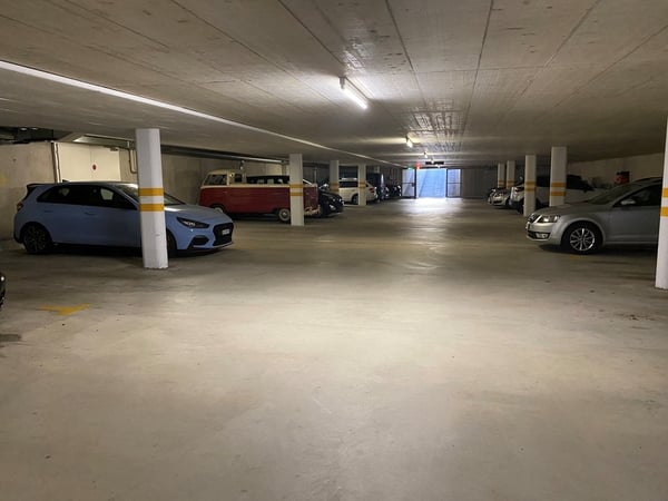 Einstellhallenplatz in Kirchberg 2