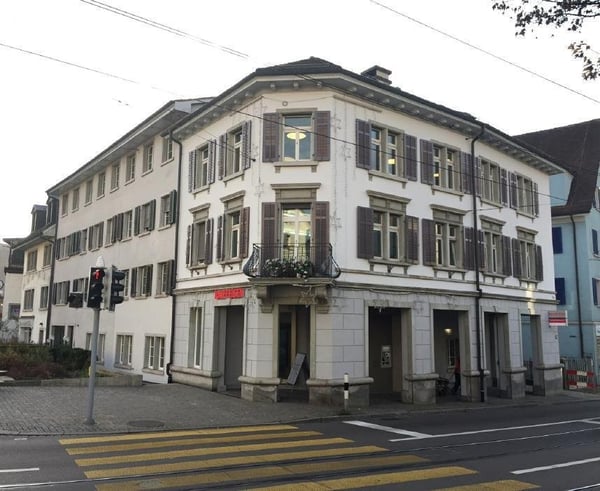 Im Zentrum von Höngg- nähe Meierhofplatz 1