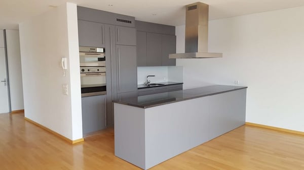 Exklusive Wohnung an zentraler Lage in Uster 2