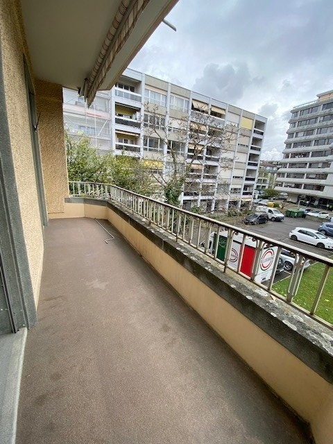 Proche de toutes commodités et de la gare 7