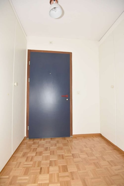 Beau 1 pièces de 120 m2 avec balcon 11