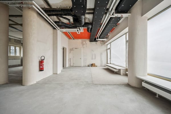 Attraktive Laden oder Bürofläche mit Schaufenster am Bundesplatz 3