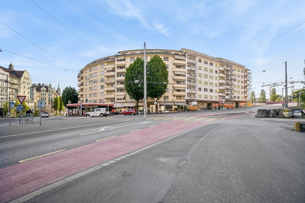 Attraktive Laden- oder Bürofläche mit Schaufenster am Bundesplatz Luzern 1
