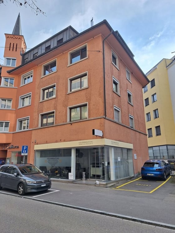 Helle Gewerbefläche mit Schaufenster für Laden, Büro oder Studio 1