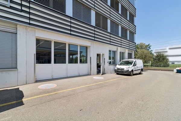 Grosszügige Gewerbefläche und Büros in Schlieren zu vermieten 2