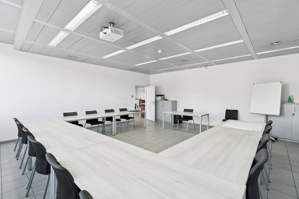 Grosszügige Gewerbefläche und Büros in Schlieren zu vermieten 9