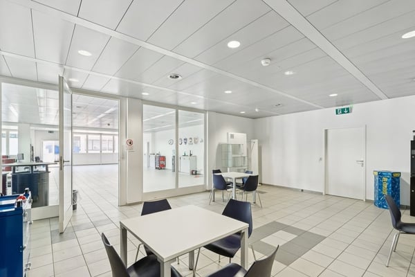 Grosszügige Gewerbefläche und Büros in Schlieren zu vermieten 7