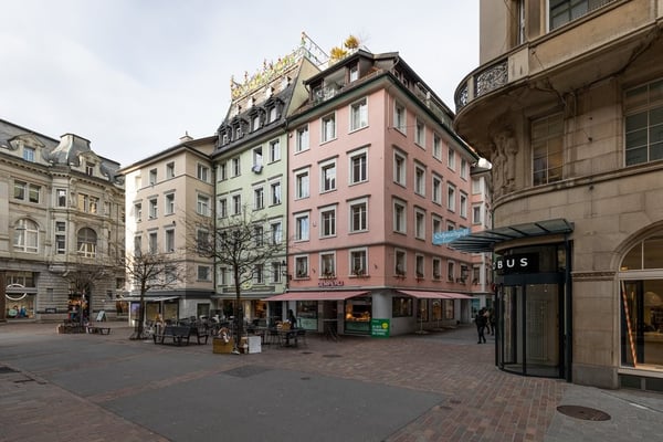 charmante Stadtwohnung mit zwei Balkonen 1