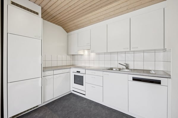 Grosszügige Dachwohnung mit Balkon und Schwedenofen 4