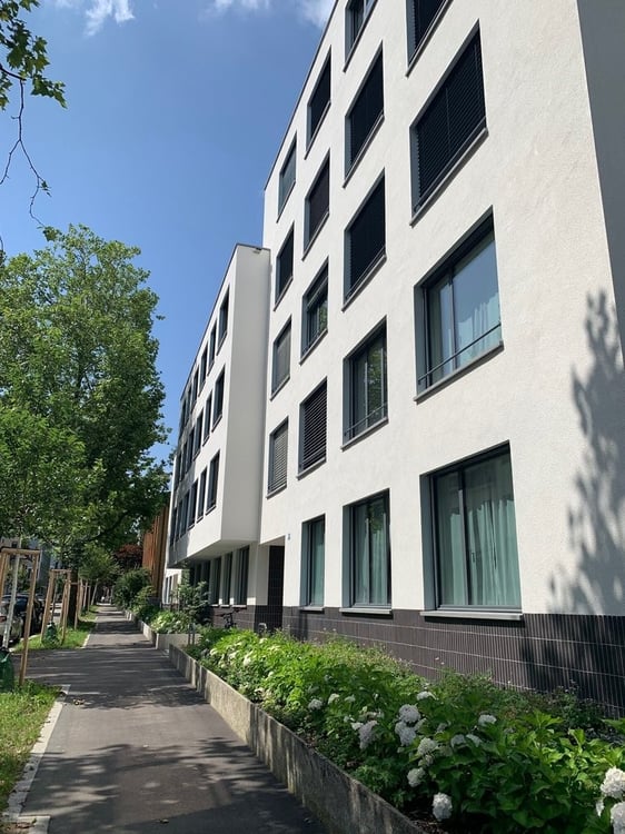 Charmante 2.5 Zimmer-Wohnung im EG 1