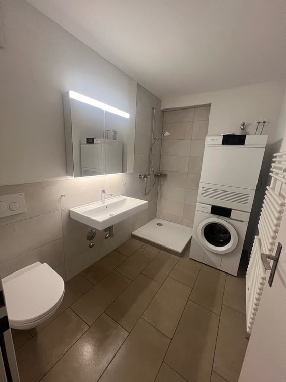 Frisch sanierte 3 1/2 Zimmer Wohnung im Erdgeschoss! 3