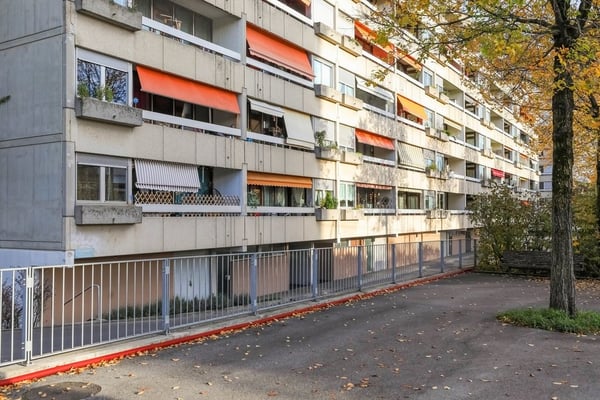 Parking intérieur sécurisé - Idéalement situé 2
