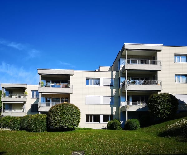 Grosszügige 4.5-Zimmerwohnung mit Gartensitzplatz in ruhiger Umgebung