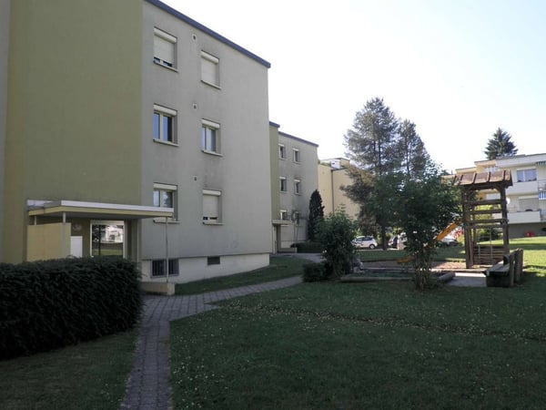 Abstellplatz aussen - gegenüber Schulhaus 3