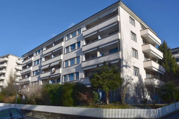 Proche Source, joli 2.5 pièces avec grand balcon au calme (de suite) 7