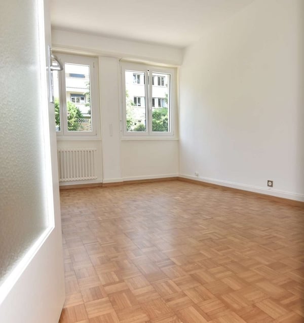 Proche Source, joli 2.5 pièces avec grand balcon au calme (de suite) 4