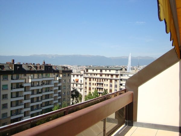 Appartement en attique dans le quartier des Eaux-Vives 11