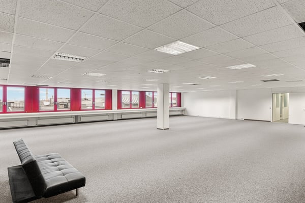 Seltene Kombination aus Büro und Lager an einem Standort 10