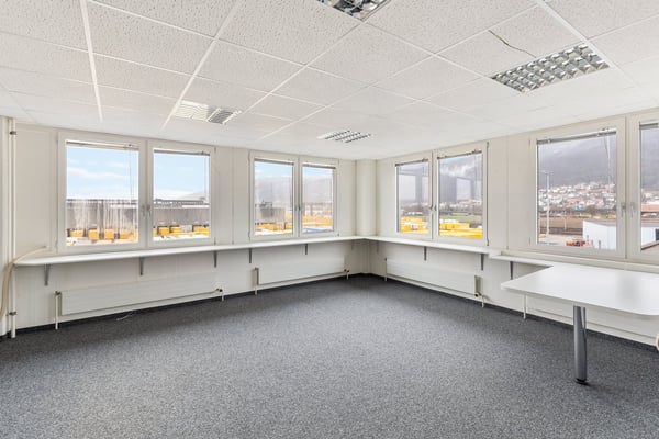 Seltene Kombination aus Büro und Lager an einem Standort 4