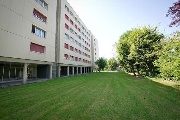 Beaumont - Immeuble avec piscine! 6