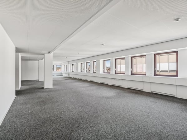 Spazi ufficio luminosi in posizione centrale a Locarno 6