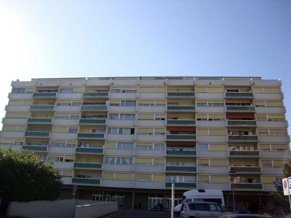 Place de parc à louer - Thônex 1
