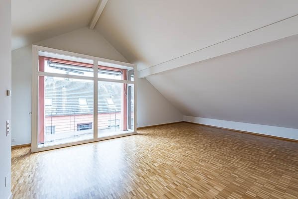 Grosszügige Dachwohnung in Aesch sucht neuen Mieter 7