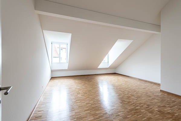 Grosszügige Dachwohnung in Aesch sucht neuen Mieter 9