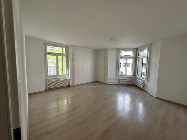 Attraktive 2- Zimmerwohnung im 1. OG an ruhiger Lage in Luzern 1