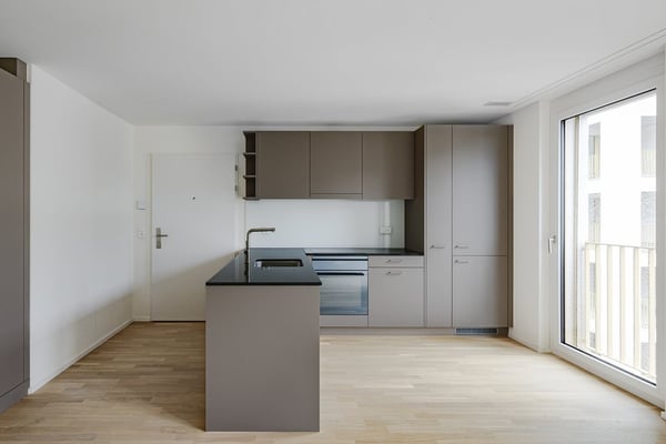 Moderne 2.5 Zimmerwohnung an Zentraler Lage 2