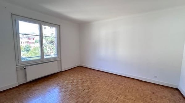 Grand 1 pièces quartier Cour 2