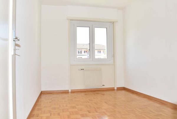 Dans un immeuble rénové, beau 3 pièces proche gare 6
