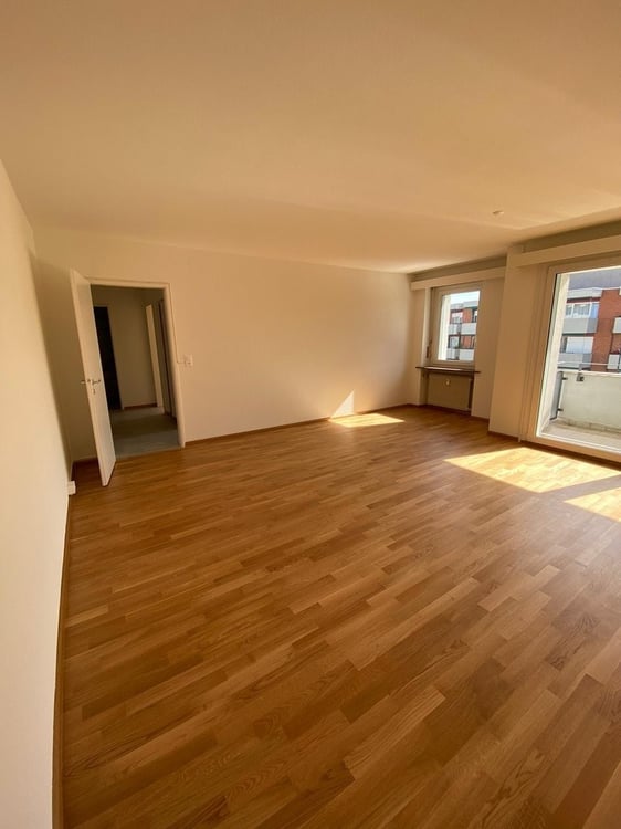 grosse 6-Zimmerwohnung sucht neue Bewohner - auch als WG geeignet 4