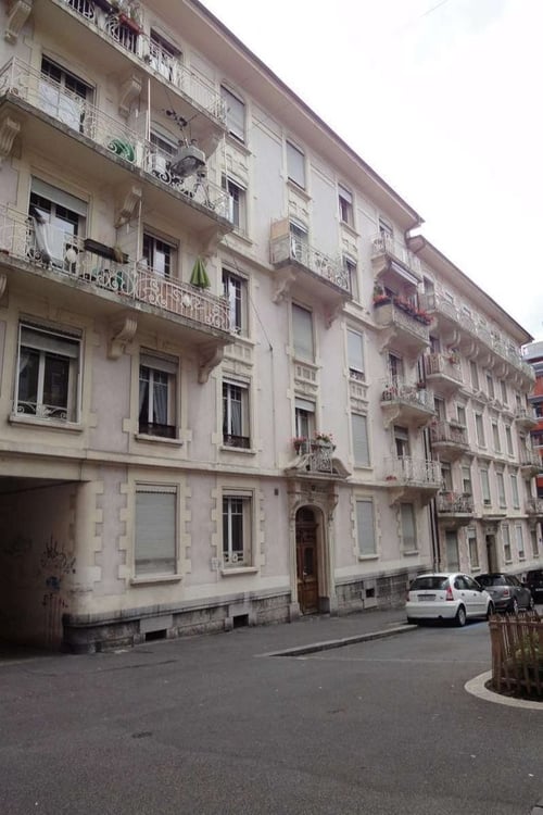 Logement rénové au centre ville ! 1
