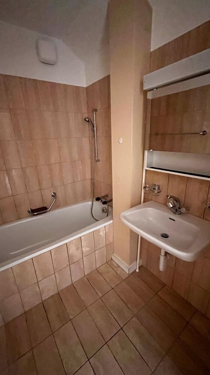 Charmante, geräumige Altbauwohnung mit Balkon im Zentrum Luzern 4