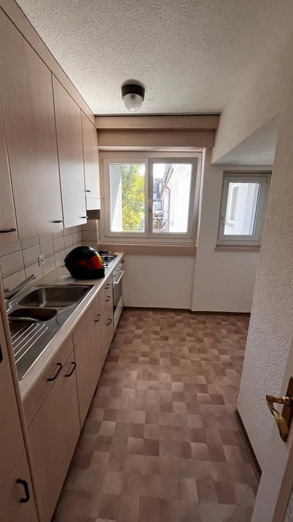 Charmante, geräumige Altbauwohnung mit Balkon im Zentrum Luzern 3