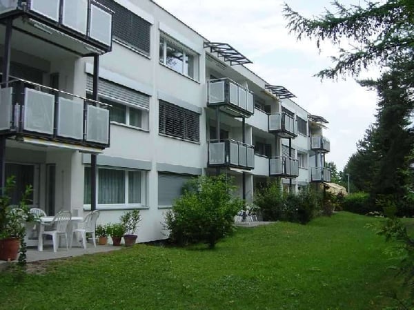 Helle Wohnung mit Gartensitzplatz 1