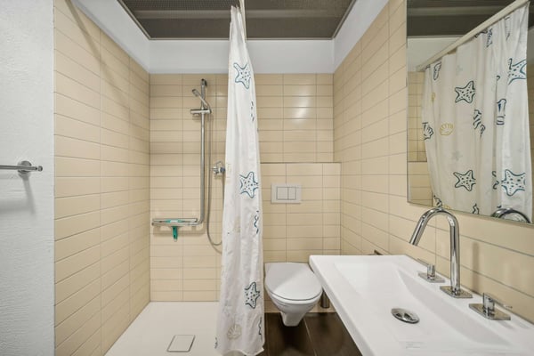 Exzellente Büroflächen direkt am Rheinufer 10