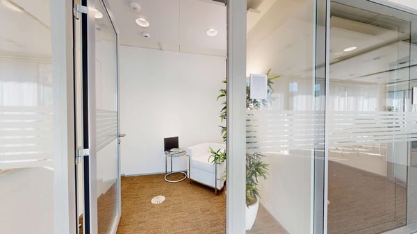 Exzellente Büroflächen direkt am Rheinufer 10