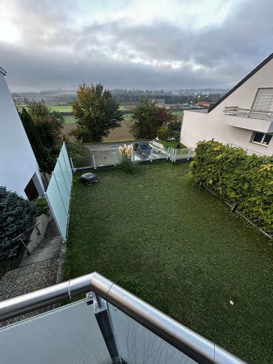 Grosszügiges 2.5-Zimmer-Einfamilienhaus mit Einliegerwohnung im Erdgeschoss 12