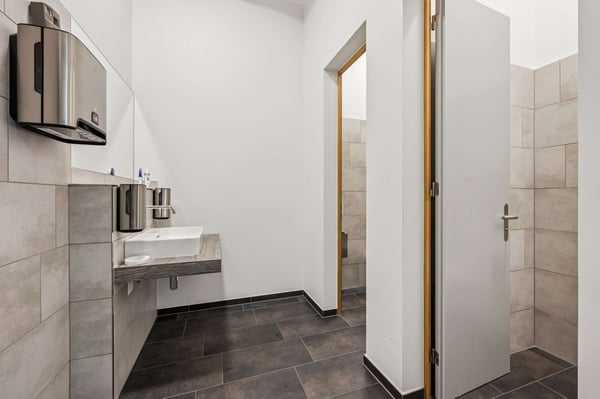 Top ausgebaute Büro-/Gewerbeflächen direkt am Bahnhof Schaffhausen 12